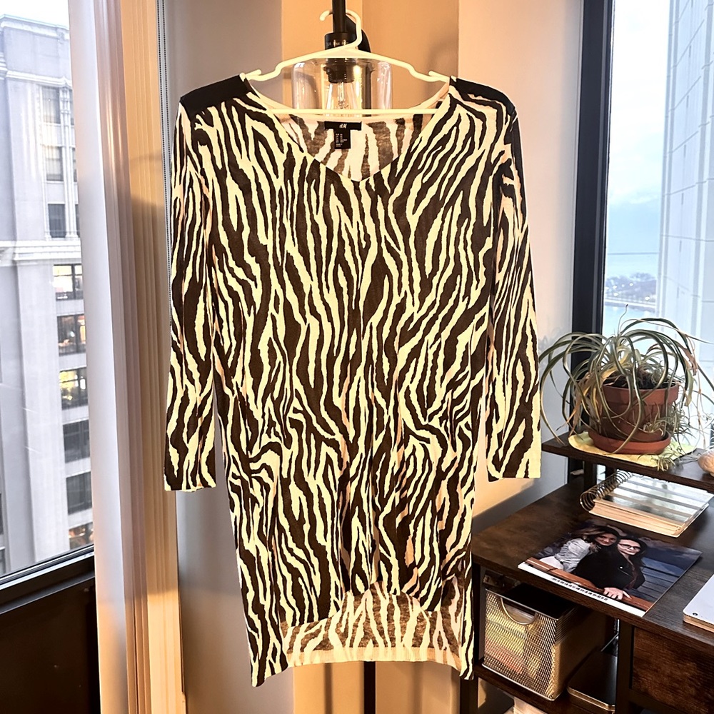 H&M XS, long beige and dark brown tiger thin sweater with leather shoulders.